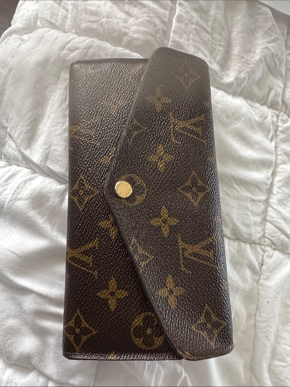 Authentic Louis Vuitton Monogram Sarah Wallet